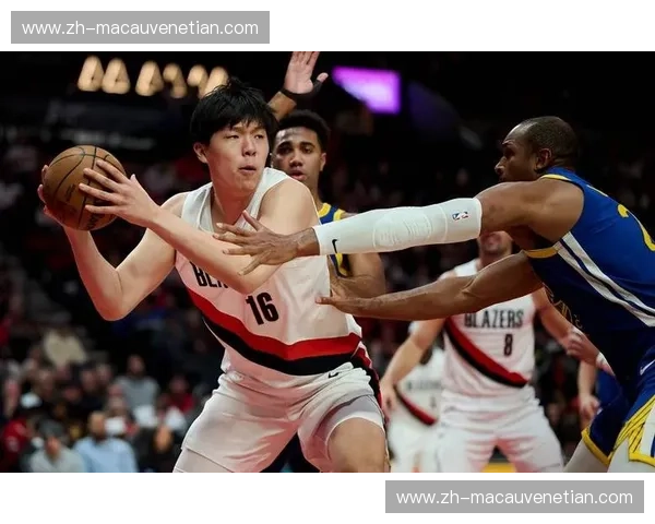 沸腾奥克兰与波特兰的冰与火之歌:深度解析“勇士vs开拓者视频”背后的篮球艺术 沸腾奥克兰与波特兰的冰与火之歌:深度解析“勇士vs开拓者视频”背后的篮球艺术